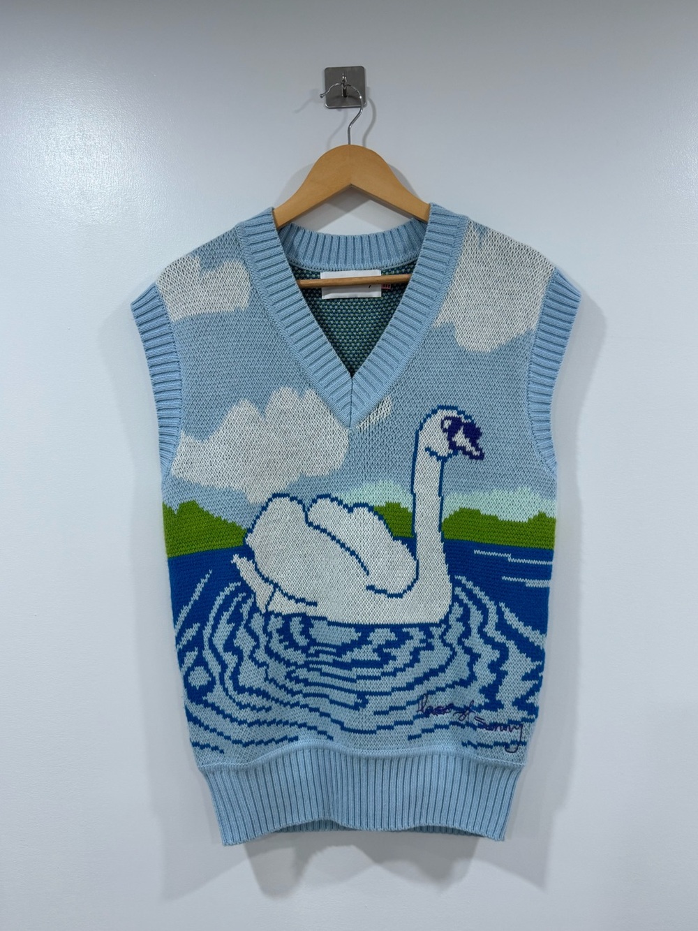House of Sunny Ride a White Swan Vest‎ Women Size 4 US